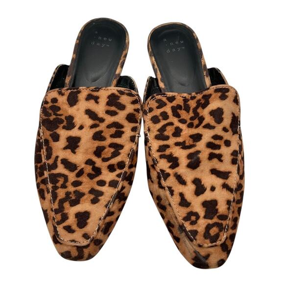 A New Day Women's Brown Suede Leopard Print Slip On Mules Size 7.5 - Picture 4 of 11